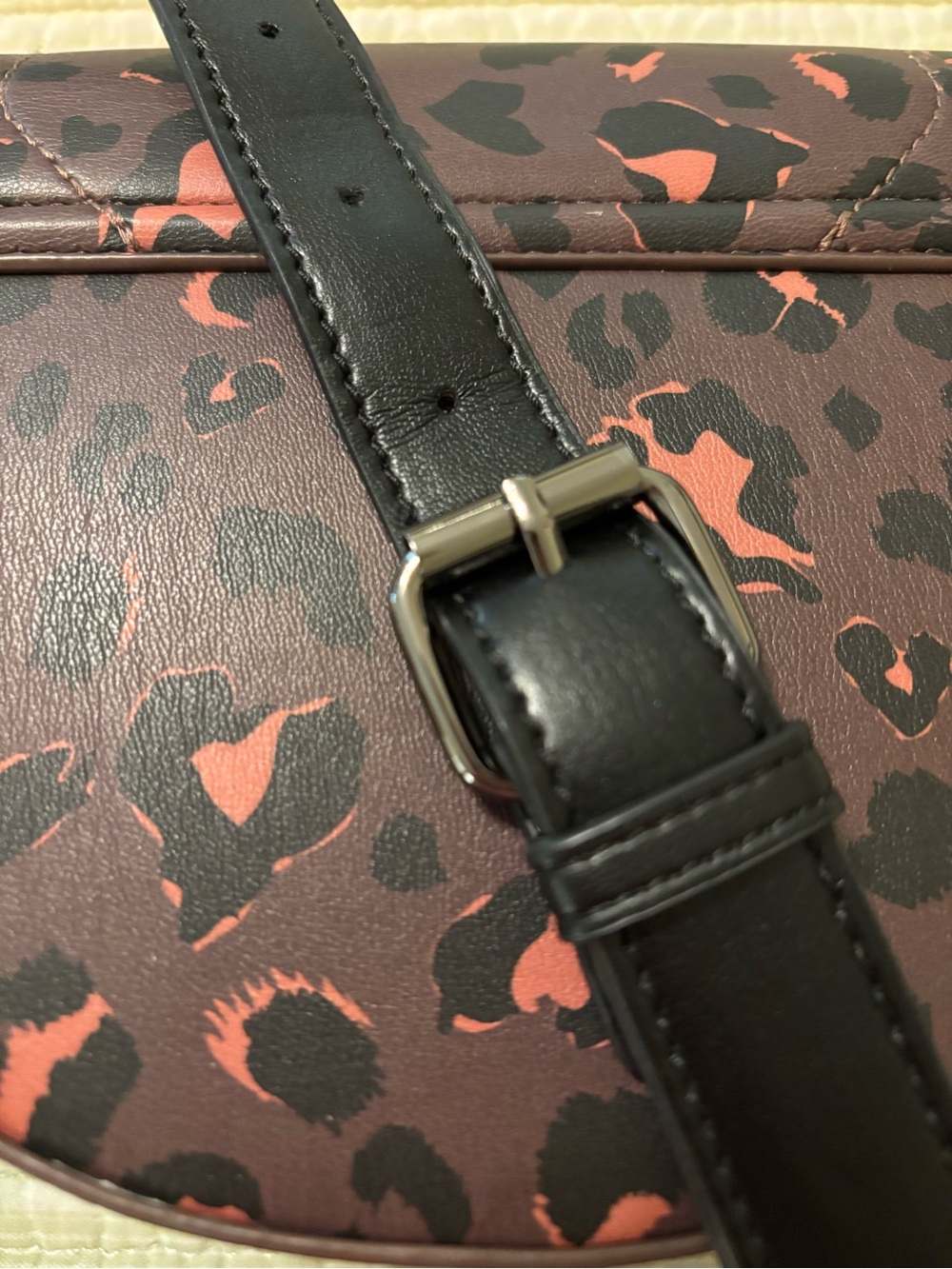 Betsey Johnson leopard print crossbody NWT - Picture 7 of 9